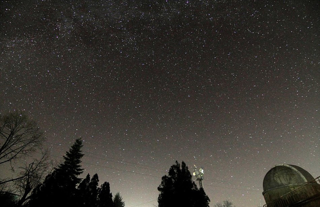 双子座流星雨壮观美景 双子座流星雨壮观美景
