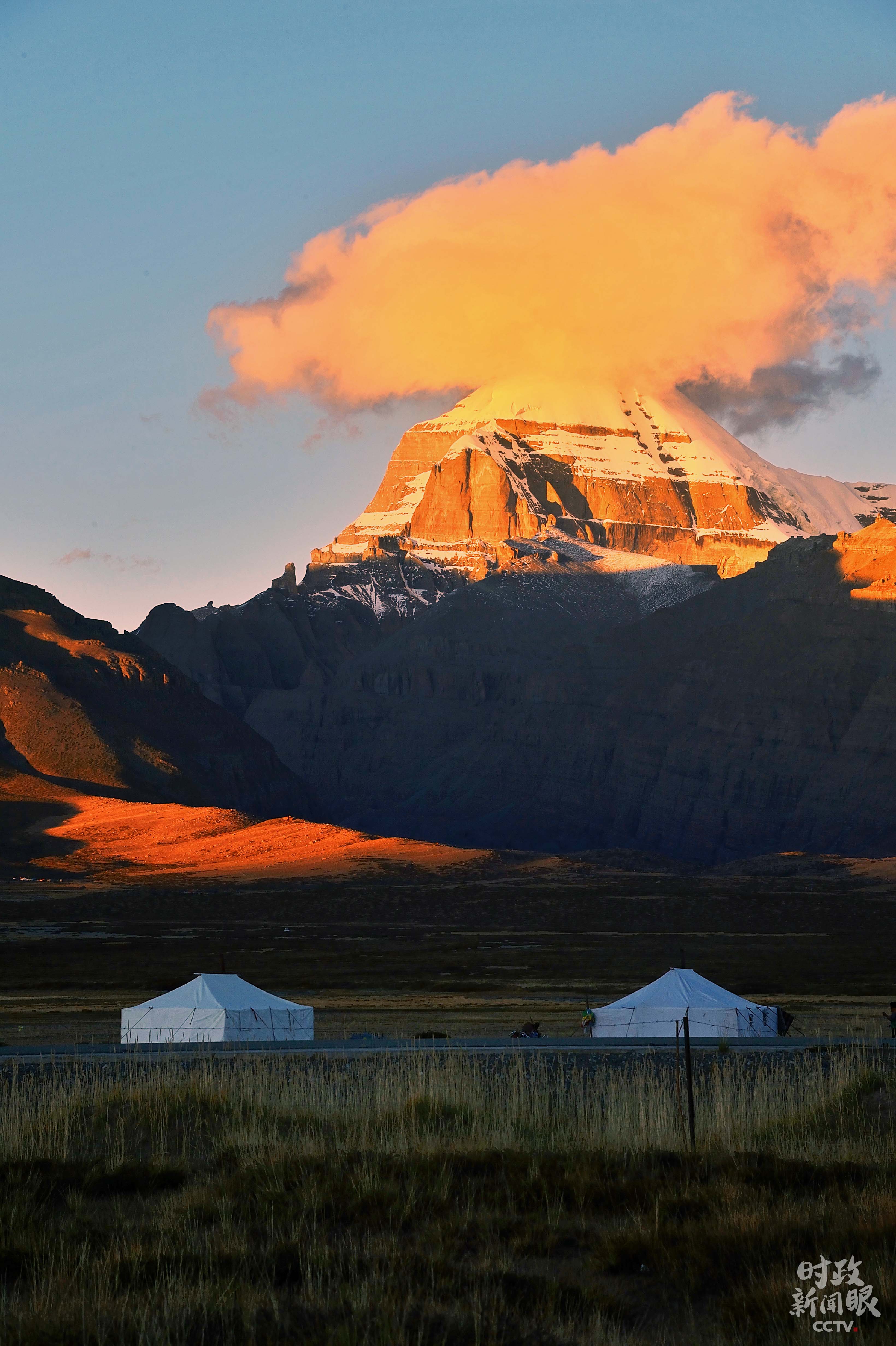 习近平：完整准确全面贯彻新时代党的治疆方略 努力建设团结和谐、繁荣富裕、文明进步、安居乐业、生态良好的社会主义现代化新疆