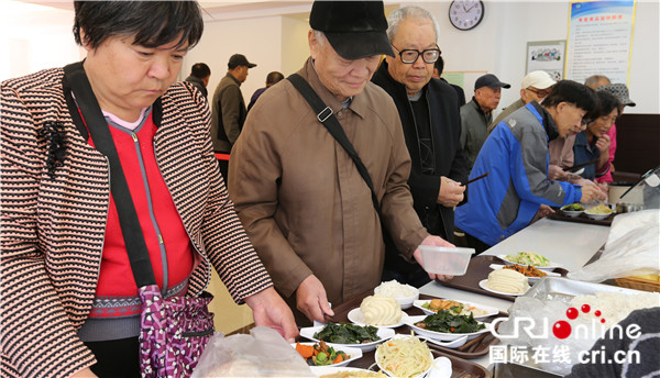 青島市重點推行社區居家養老 努力實現老有所依