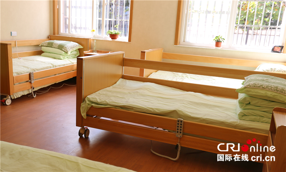 青岛市市南区老人丰富多彩的社区生活