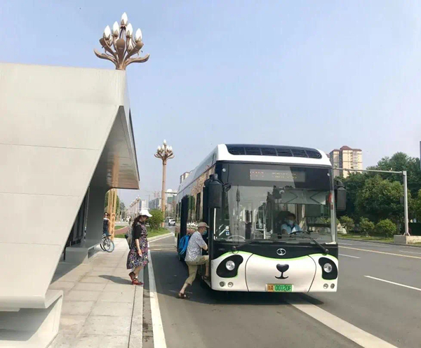 氫燃料電池公交車 供圖 成都郫都區融媒體中心