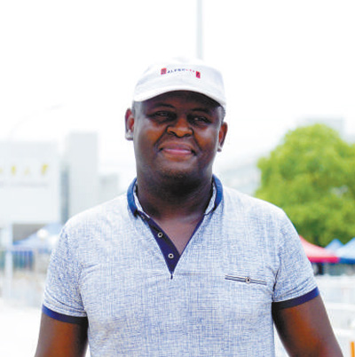 在携手抗疫中深化中非友谊