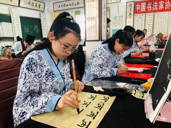 （已修改）【黑龙江】【供稿】绥化市明水县：为贫困户写春联 送去新春的祝福