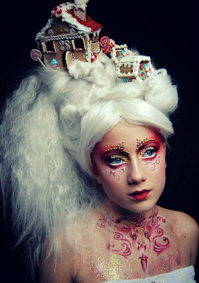 荷蘭女子精通奇幻化粧術 變身冰雪女王和鬼怪骷髏