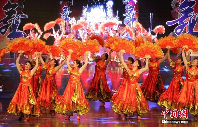 南京舉辦廣場舞大賽 “中國大媽”驚艷登場