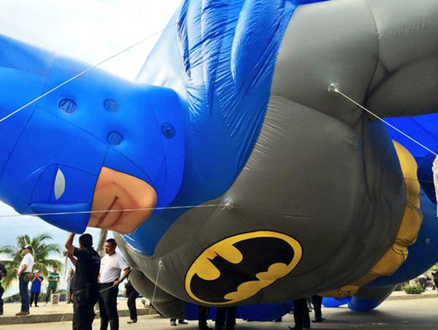 墨西哥海濱城市舉辦卡通氣球大遊行 墨西哥海濱城市舉辦卡通氣球大遊行