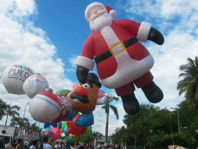墨西哥海濱城市舉辦卡通氣球大遊行 墨西哥海濱城市舉辦卡通氣球大遊行