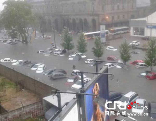 乌拉圭首都遭遇50年来最大暴雨 数百栋建筑被淹