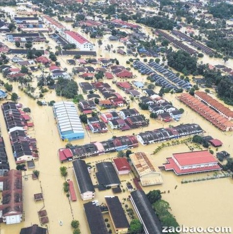 马来西亚30年最重水灾殃及12万人 总理国外度假遭批