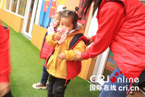 【河南在線-文字列表】【移動端-文字列表】【科教-文字列表】河南:北大附校魯山幼兒園舉行消防安全演練活動