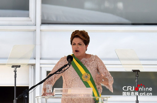 罗塞夫宣誓就职 成为巴西历史上首位蝉联女总统