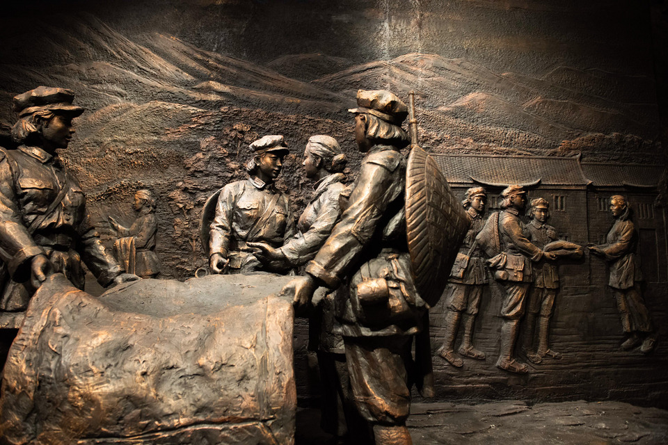 天天学习|"半条被子"的鱼水深情