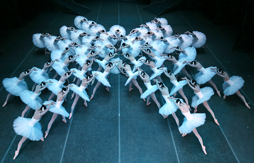 上芭经典版《天鹅湖》让柏林观众为上海芭蕾倾倒