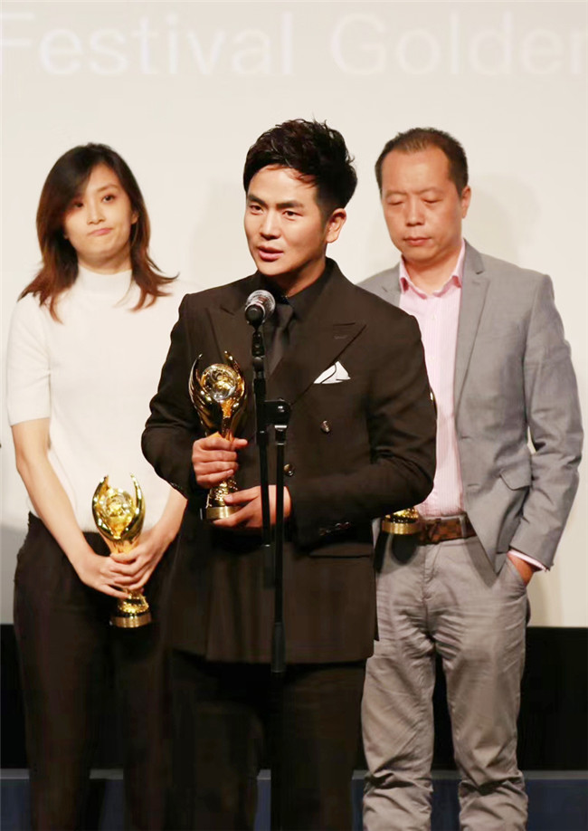 图片默认标题_fororder_张晓龙在第14届中美电影节金天使奖颁奖典礼