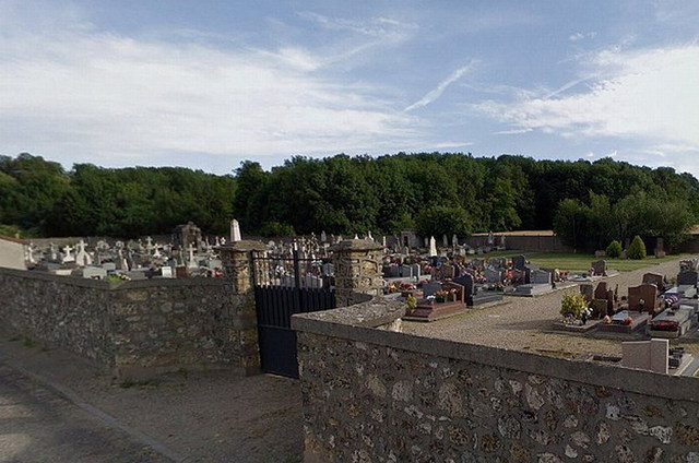 法国一市长拒绝吉普赛女婴入葬公墓 被批种族歧视
