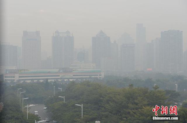 被霧霾"吞噬"的城市