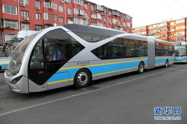 北京18米長新型電動公交車即將投入運營