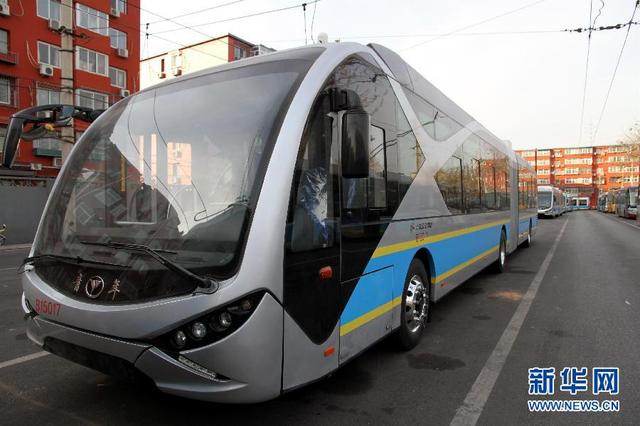 北京18米長新型電動公交車即將投入運營