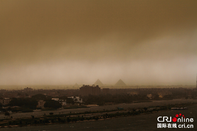 埃及首都开罗遭沙尘暴袭击