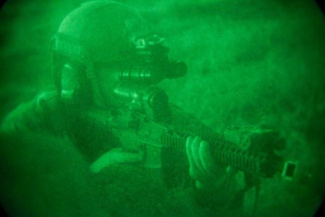 雙眼放綠光的美軍夜戰部隊