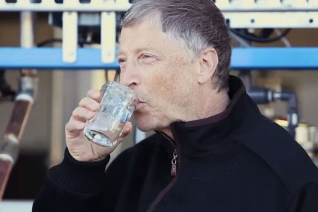 比爾蓋茨喝糞便提取純凈水 稱味道不錯