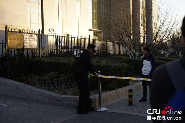 房祖名今日上午在北京东城法院受审 成龙不出席庭审