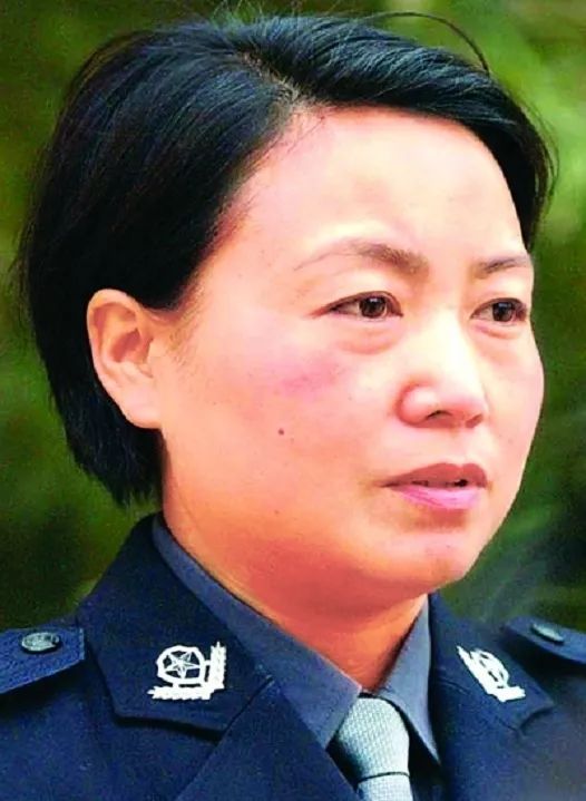 从军,桂英挂帅 华夏这片热土 曾孕育出无数巾帼英雄 从容赴死的秋瑾