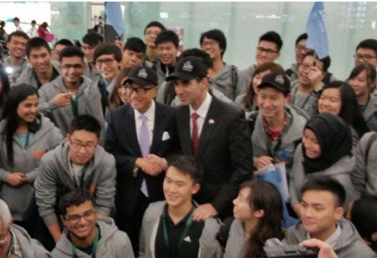 李嘉诚与周凯旋罕见合影曝光