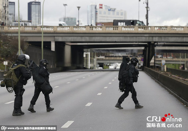 法國警方在巴黎東郊人質劫持案現場擊斃劫持者