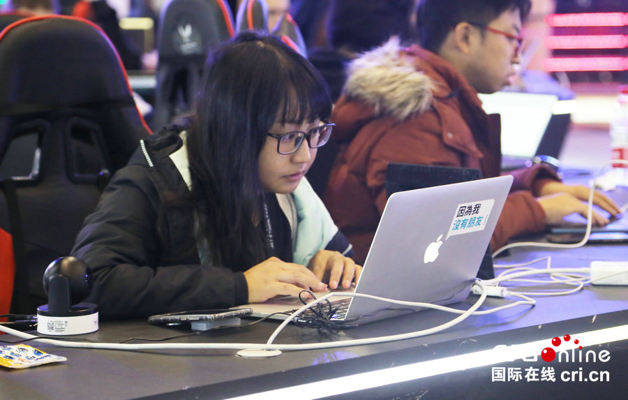 【申请上中首】【本网原创-文字列表】【焦点图-大图】20支极客战队决赛郑州 俄罗斯LCBC战队夺冠