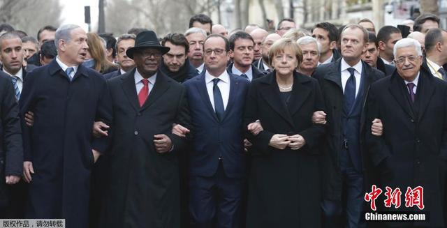 多國政要"手挽手"參加巴黎反恐大遊行