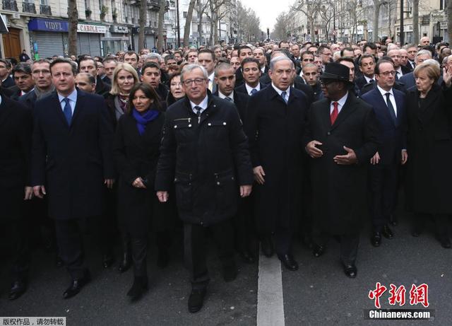 多國政要"手挽手"參加巴黎反恐大遊行