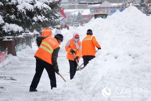 大兴安岭塔河县全力开展大规模清扫冰雪工作