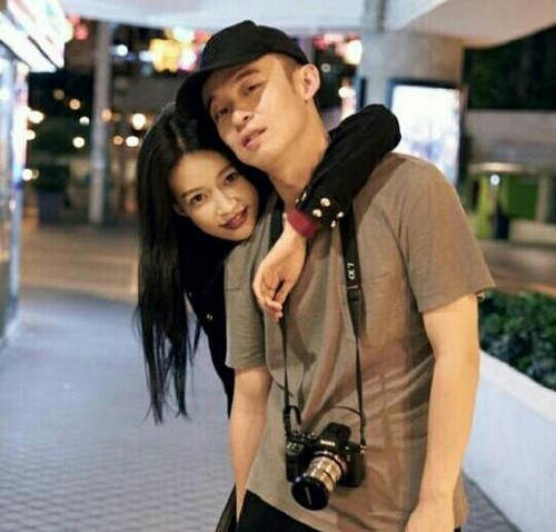娱乐圈90后年轻小情侣 高颜值养眼的很