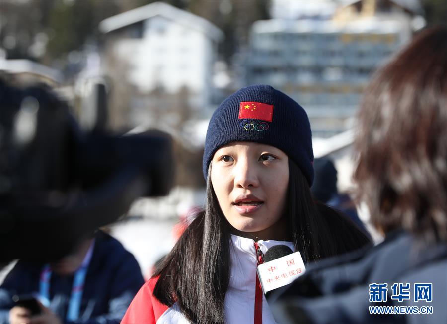 冬青奥会中国首金！杨滨瑜夺得速度滑冰女子集体出发金牌