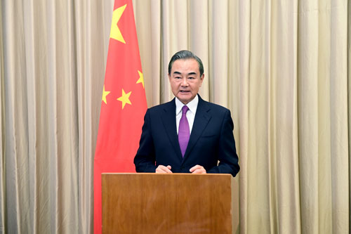 王毅中国政府不会要求中方企业违反别国法律提供境外数据