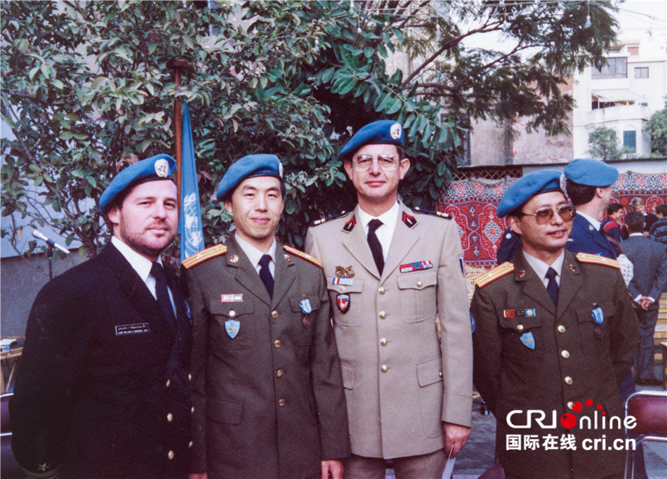 中國軍隊參加聯合國維和行動30年之一：和平足跡_fororder_1-2