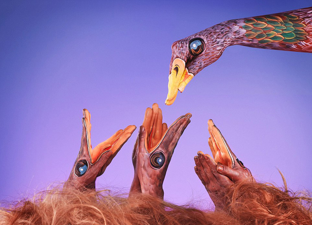 英國藝術家創作人體彩繪鳥類造型圖 栩栩如生
