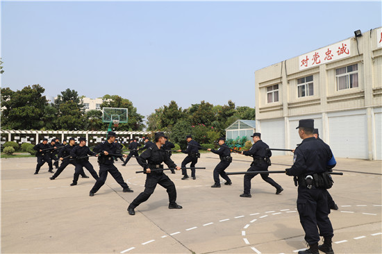 【B】鄭州出入境邊防檢查站開展警務實戰技能專項練兵