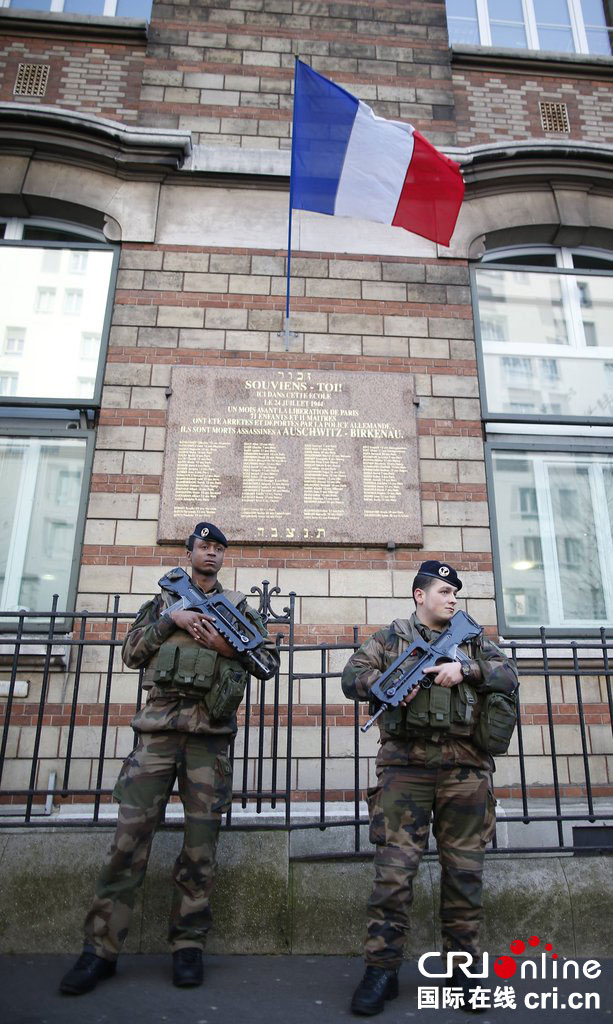 法國保持最高級別警戒 加強“敏感區域”巡邏