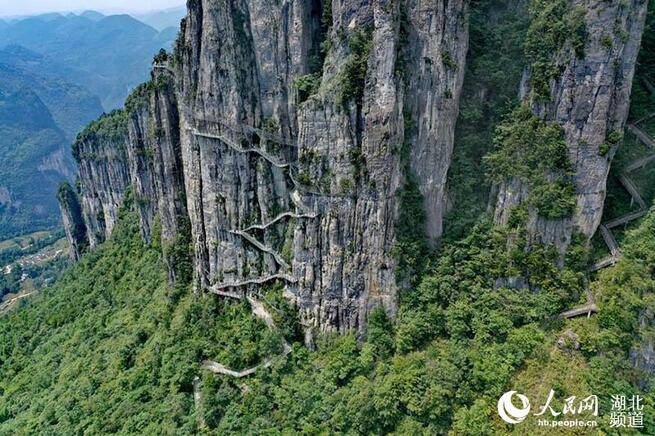 北緯30度のカルスト奇観「恩施大峡谷」を訪ねて