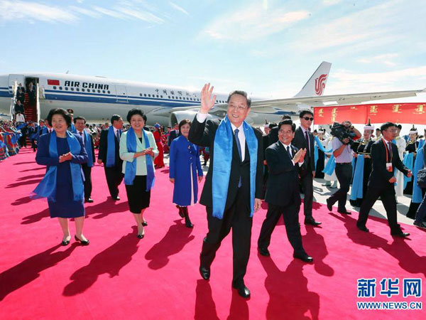 俞正声出席内蒙古自治区成立70周年庆祝活动