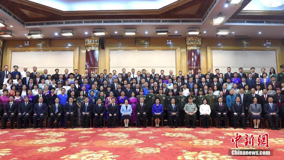 俞正声等参加庆祝内蒙古自治区成立70周年活动