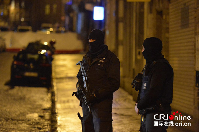 比利時警方執行反恐行動 街頭槍戰擊斃兩嫌犯