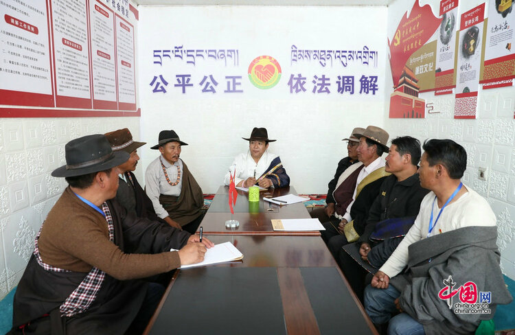 【民族团结党旗红】青海玛沁县探索“1+10+N”党建模式 激发民族团结内生动力