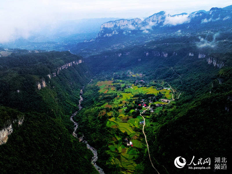 高清组图：山村秋色美如画