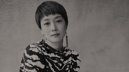 马伊琍写真展温柔气质 不断变化中忠实自我