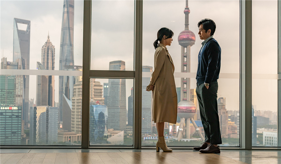 作为现实励志电视剧,《裸养》极具新意和现实意义,这与导演侯明杰的