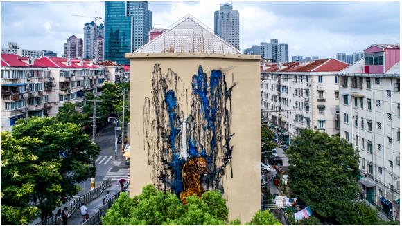 "画图男"陈英杰赴「为爱上色」 泼墨中传达呵护生命的价值