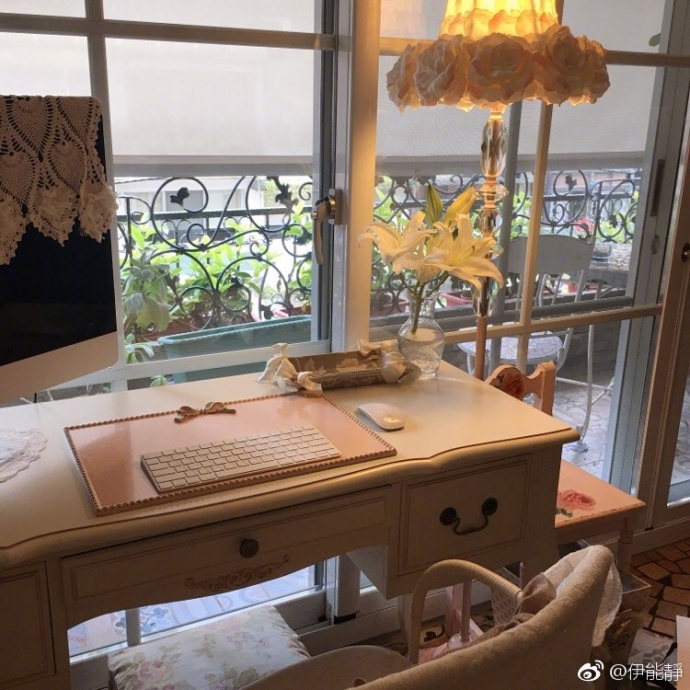 伊能静秀房间布局装饰48岁仍大爱甜美公主风